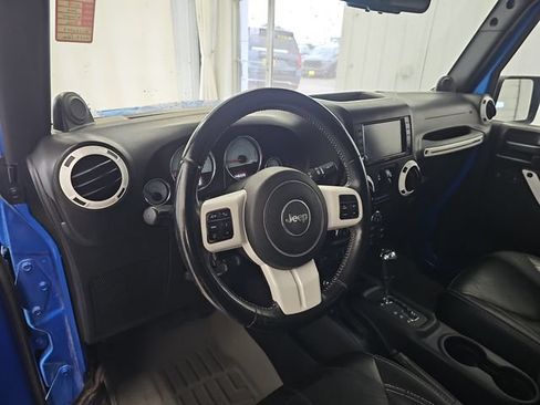 Used 2014 Jeep Wrangler Unlimited Sahara AWD/4WD image 35