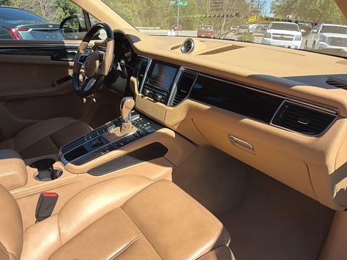 Used 2015 Porsche Macan S image 14