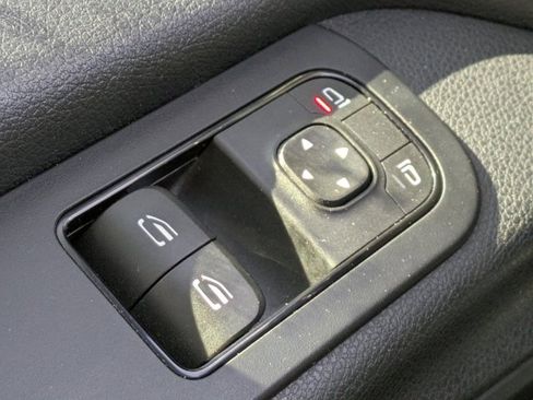 Used 2022 Mercedes-Benz Sprinter 3500 image 18