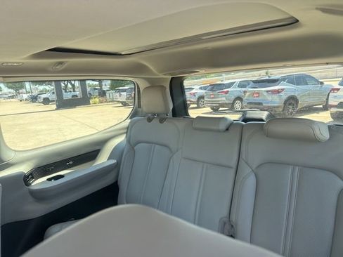 Used 2022 Jeep Wagoneer Series III w/ Premium Group I AWD/4WD image 14
