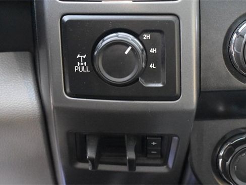 Used 2019 Ford F250 XLT w/ XLT Premium Package image 32