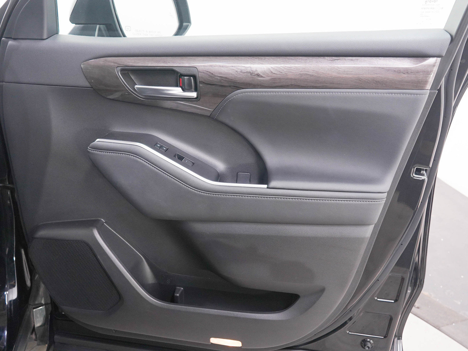 Used 2023 Toyota Highlander Limited AWD/4WD image 13