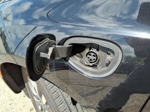 Used 2024 Chrysler Pacifica Limited FWD image 10