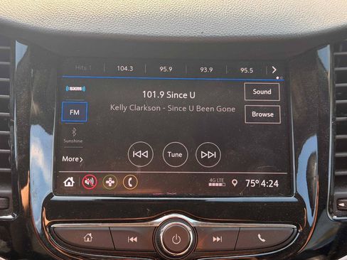 Used 2020 Chevrolet Trax LT w/ LT Convenience Package image 18