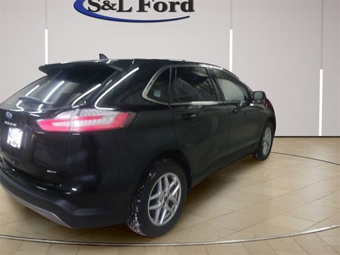 Used 2024 Ford Edge SEL image 6
