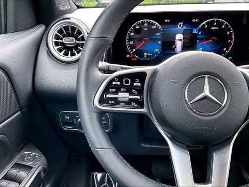 Certified 2022 Mercedes-Benz GLB 250 4MATIC image 23