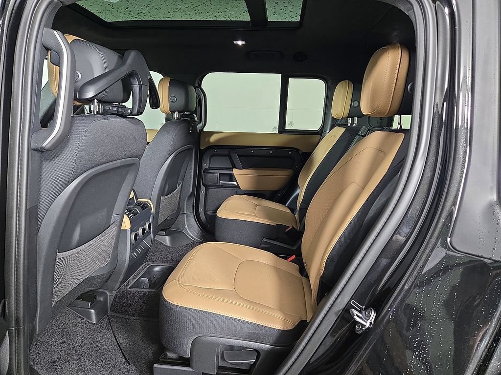 New 2026 Land Rover Defender 130 V8 AWD/4WD image 7