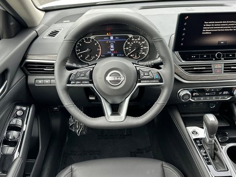 New 2025 Nissan Altima 2.5 SL image 17