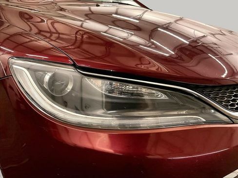 Used 2015 Chrysler 200 Limited FWD image 28