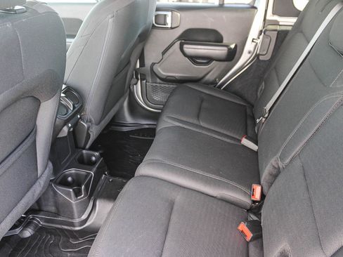 Used 2019 Jeep Wrangler Unlimited Sport S image 19
