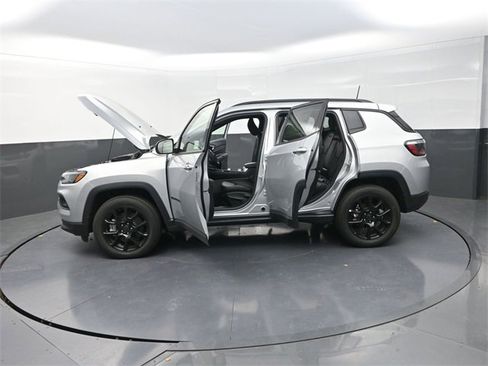 New 2026 Jeep Compass Latitude image 28