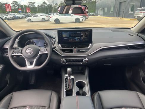 New 2026 Nissan Altima 2.5 SR FWD image 12