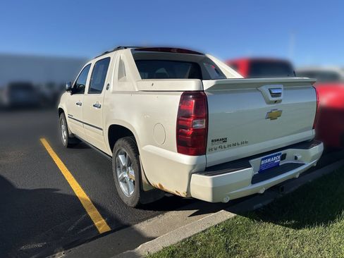Used 2013 Chevrolet Avalanche LTZ AWD/4WD image 4