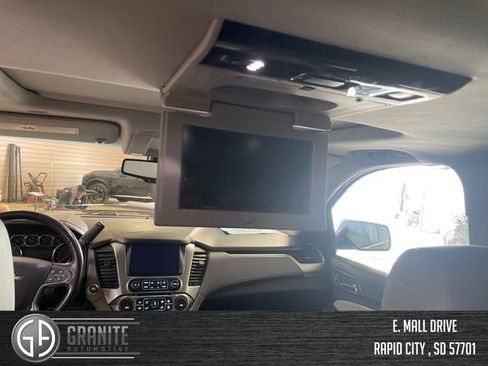 Used 2020 Chevrolet Suburban LT AWD/4WD image 36