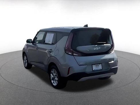 Used 2025 Kia Soul LX w/ LX Technology Package FWD image 11