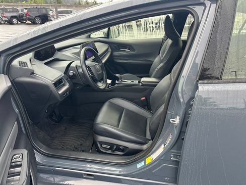 Used 2023 Toyota Prius XLE FWD image 13