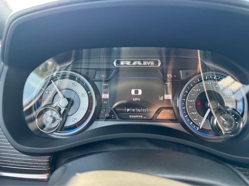 Used 2020 RAM 5500 4x4 Crew Cab image 10