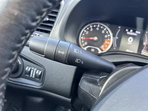 Certified 2023 Jeep Renegade Latitude w/ Sun/Sound Group AWD/4WD image 26
