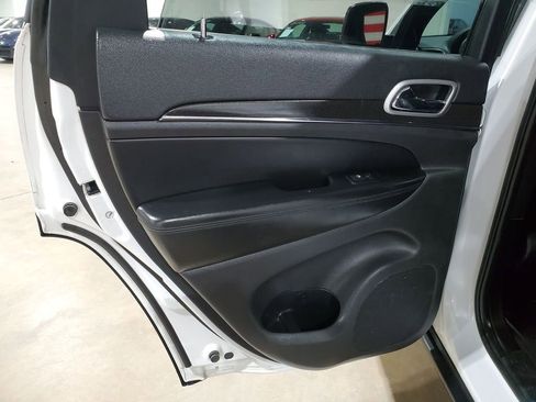 Used 2018 Jeep Grand Cherokee Limited w/ Luxury Group II image 26