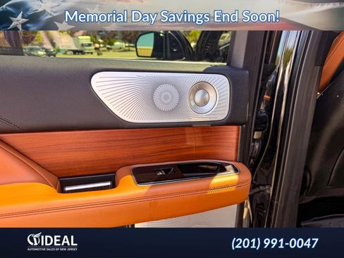 Used 2019 Lincoln Navigator L Reserve w/ Cargo Package AWD/4WD image 16