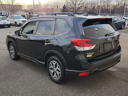 Used 2020 Subaru Forester Premium image 4