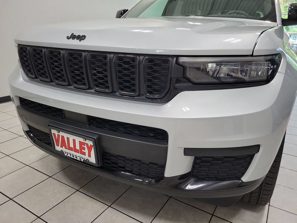 Used 2024 Jeep Grand Cherokee L Laredo AWD/4WD image 25