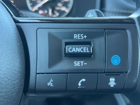 Used 2023 Nissan Rogue SV AWD/4WD image 15