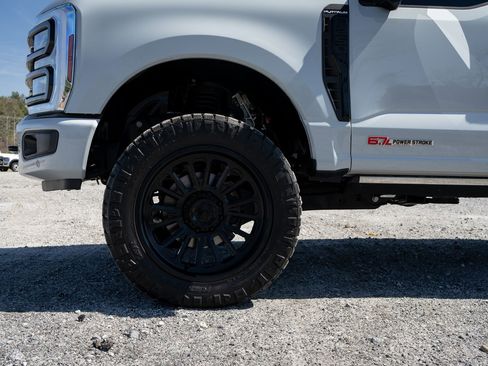 Used 2025 Ford F250 Platinum AWD/4WD image 12