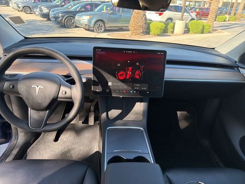 Used 2025 Tesla Model Y Long Range AWD/4WD image 9