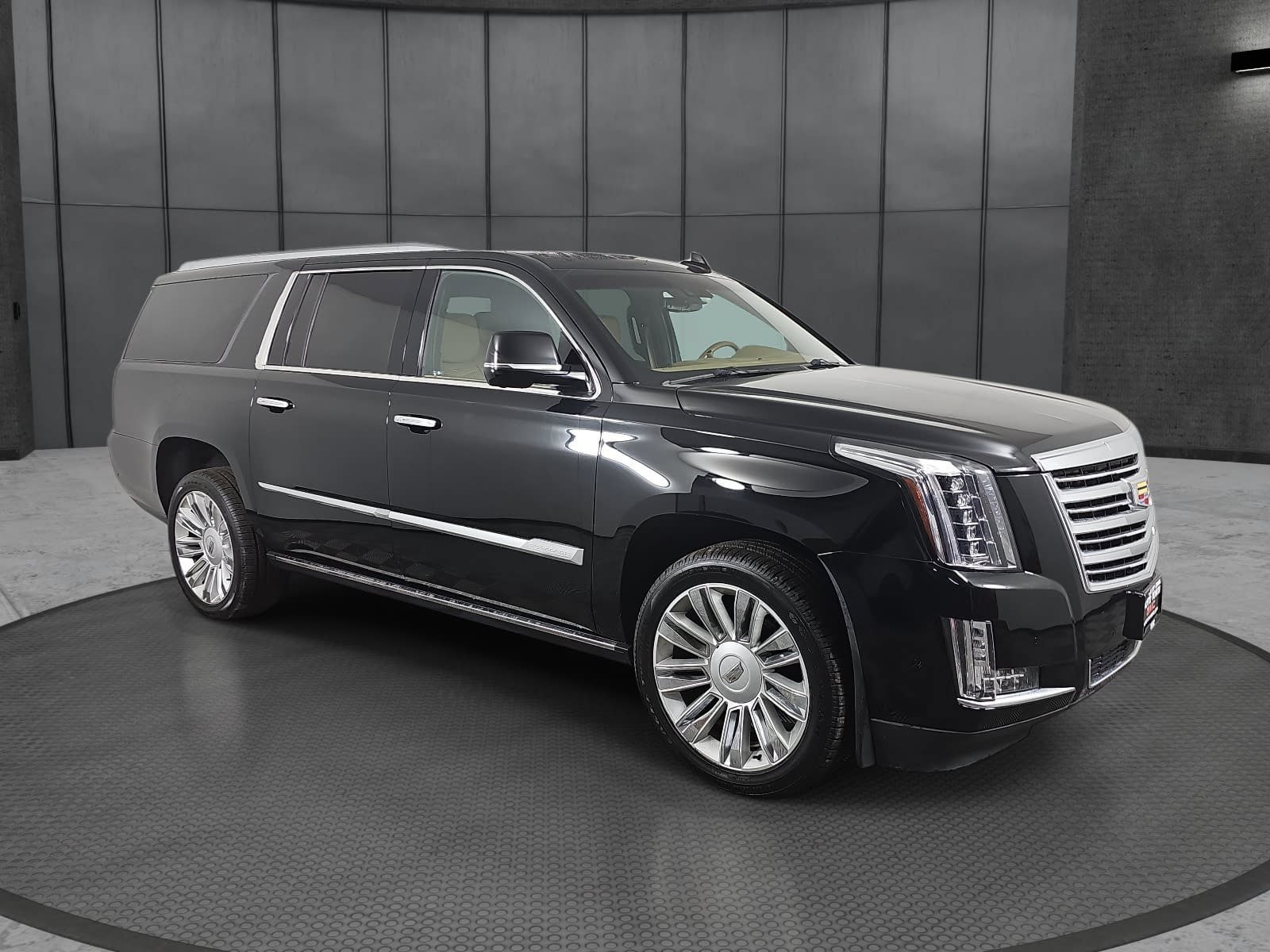 Used 2017 Cadillac Escalade ESV Platinum AWD/4WD image 3