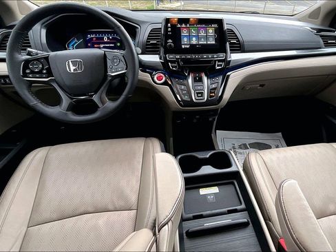 Used 2023 Honda Odyssey Elite image 18
