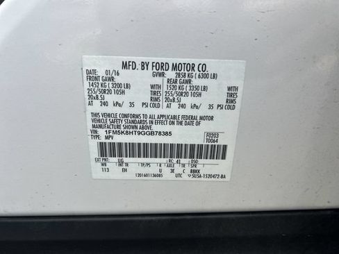 Used 2016 Ford Explorer Platinum AWD/4WD image 39