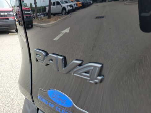 Used 2024 Toyota RAV4 AWD Hybrid image 9