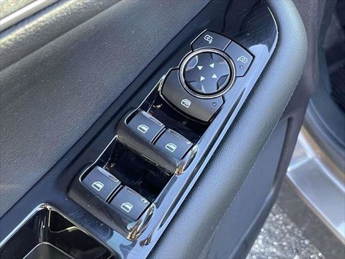 Used 2019 Ford Edge SEL w/ Equipment Group 201A image 17