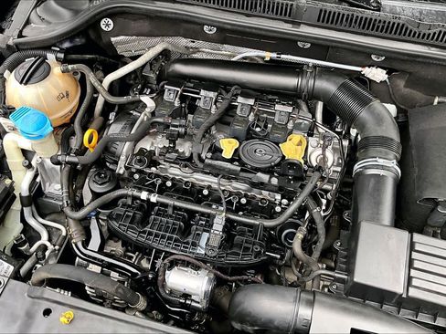 Used 2017 Volkswagen Jetta GLI image 31