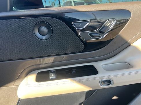 Used 2023 Lincoln Aviator Reserve w/ Equipment Group 201A image 35