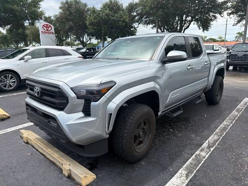 Used 2024 Toyota Tacoma SR5 AWD/4WD image 6