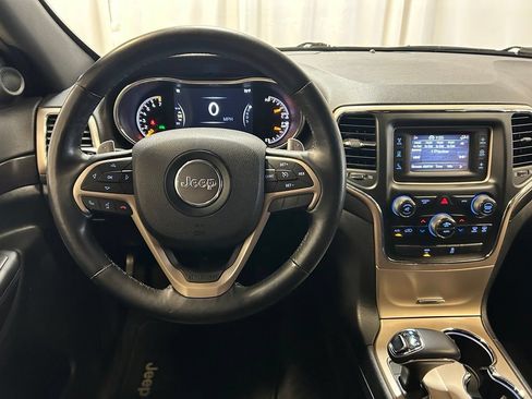 Used 2014 Jeep Grand Cherokee Laredo w/ Security & Convenience Group AWD/4WD image 3