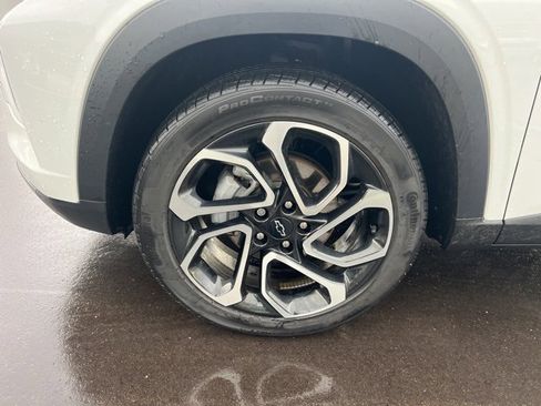 Used 2025 Chevrolet Trax RS w/ Driver Confidence Package image 9