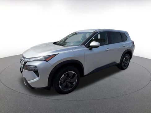 Used 2025 Nissan Rogue SV FWD image 8