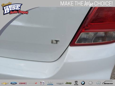 Used 2017 Chevrolet Trax LT w/ LT Convenience Package FWD image 22