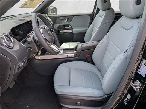 New 2026 Mercedes-Benz GLB 250 4MATIC image 4