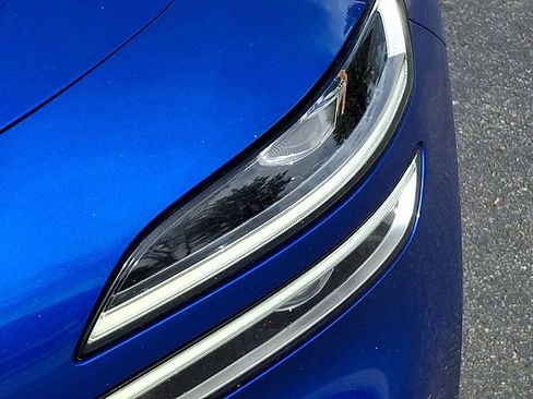 Used 2022 Genesis G70 2.0T image 9