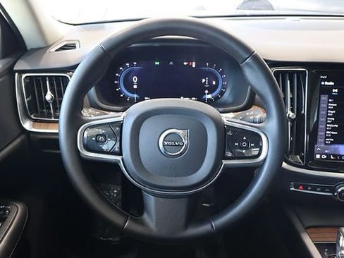 Used 2024 Volvo S60 B5 Plus image 24