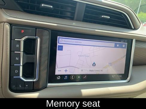 Used 2021 GMC Yukon Denali w/ Denali Premium Package image 13