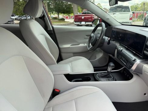 Used 2024 Hyundai Kona SEL FWD image 9