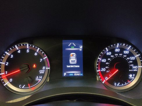 Used 2022 Toyota Highlander LE FWD image 23