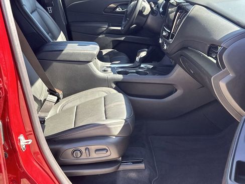 Used 2023 Chevrolet Traverse RS image 14