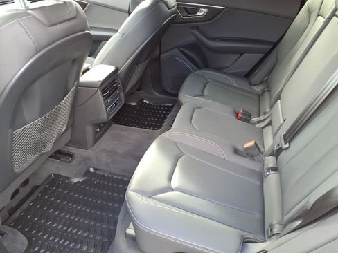 Used 2023 Audi Q8 Premium w/ Convenience Package image 9