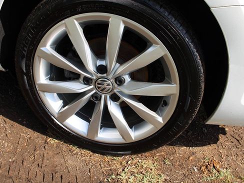 Used 2016 Volkswagen Golf SE FWD image 13